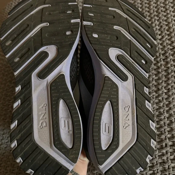Brooks Women's Black Running Shoes - Lightweight Comfort - Picture 4 of 5